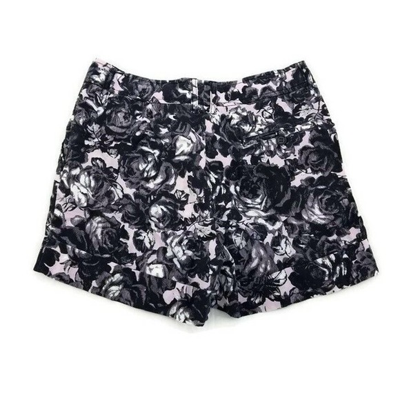 H & M Womens Shorts Floral Pleated Front Cuff Soft Feel Tencel® Fabric Size 4 - Picture 2 of 7